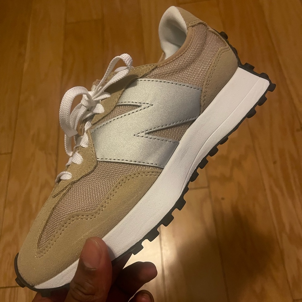 New Balance MS327ME1 Tan Metallic Silver